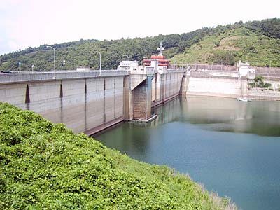 一蔵ダムとダム湖