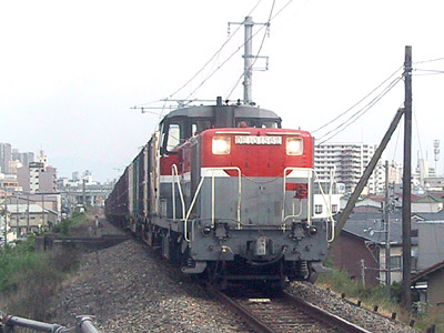 城東貨物線淀川橋梁南側のスロープ