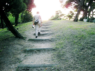 険しい山道