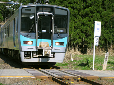 無悪を通過する列車