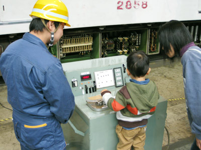 車両機器の実演