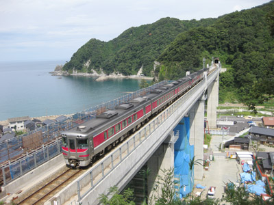 余部橋梁とはまかぜ