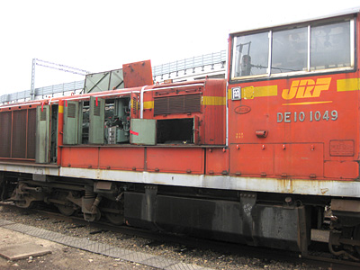 DE10 1049